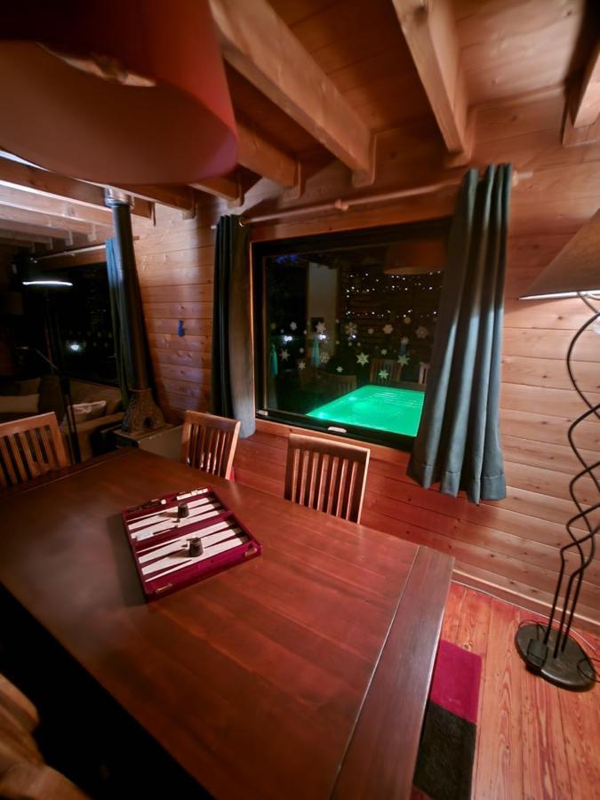 Le Chalet Du Cerf - Chambre D'Hote Somme-Leuze Bagian luar foto