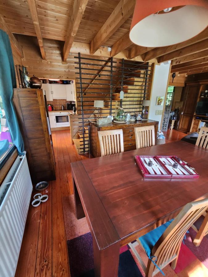 Le Chalet Du Cerf - Chambre D'Hote Somme-Leuze Bagian luar foto